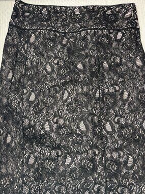 H&M Women’s Black Lace Pencil Skirt Size 12 Lined Wide Waistband Elegant